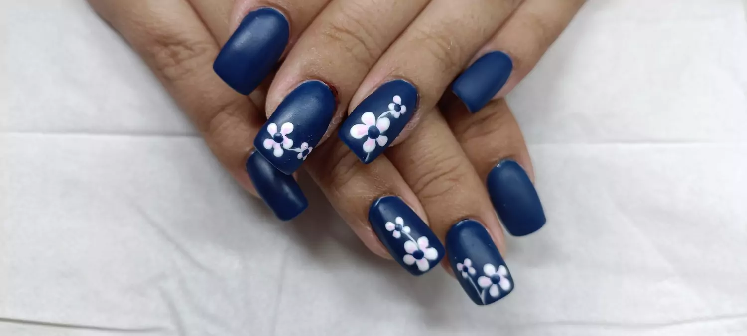 Vintungles 15Salón de uñas en Ribarroja