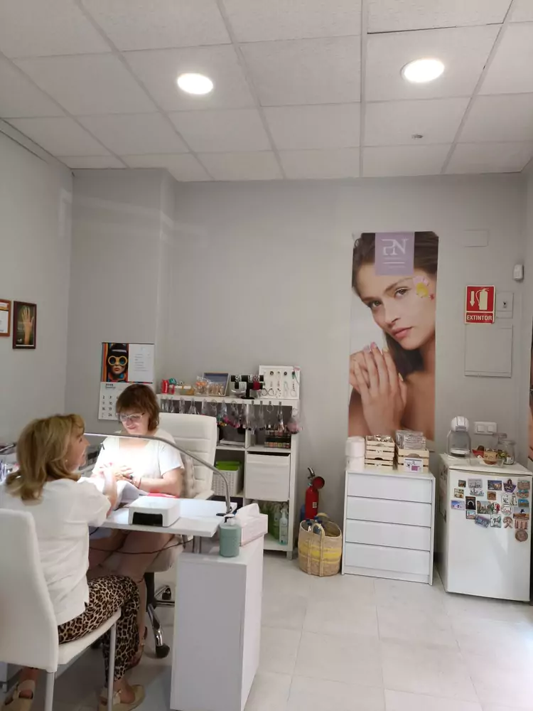 Quiénes somos – Salón de uñas profesional en Ribarroja