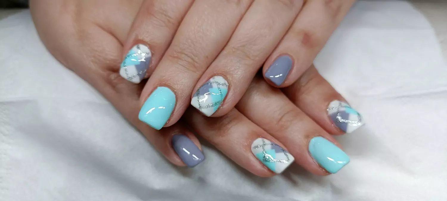 Vintungles 6Salón de uñas en Ribarroja