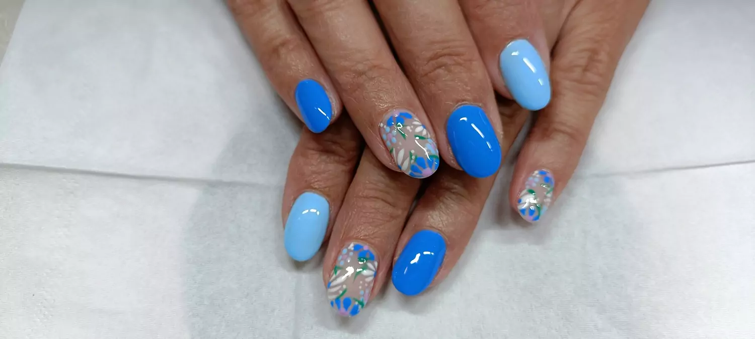 Vintungles 7Salón de uñas en Ribarroja